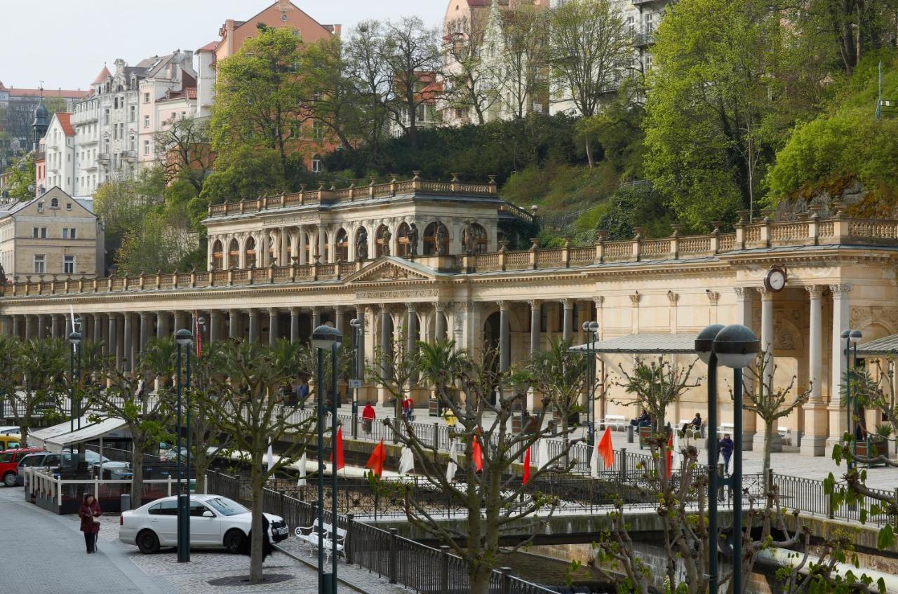 Hotel Kolonada Karlovy Vary Exterior photo